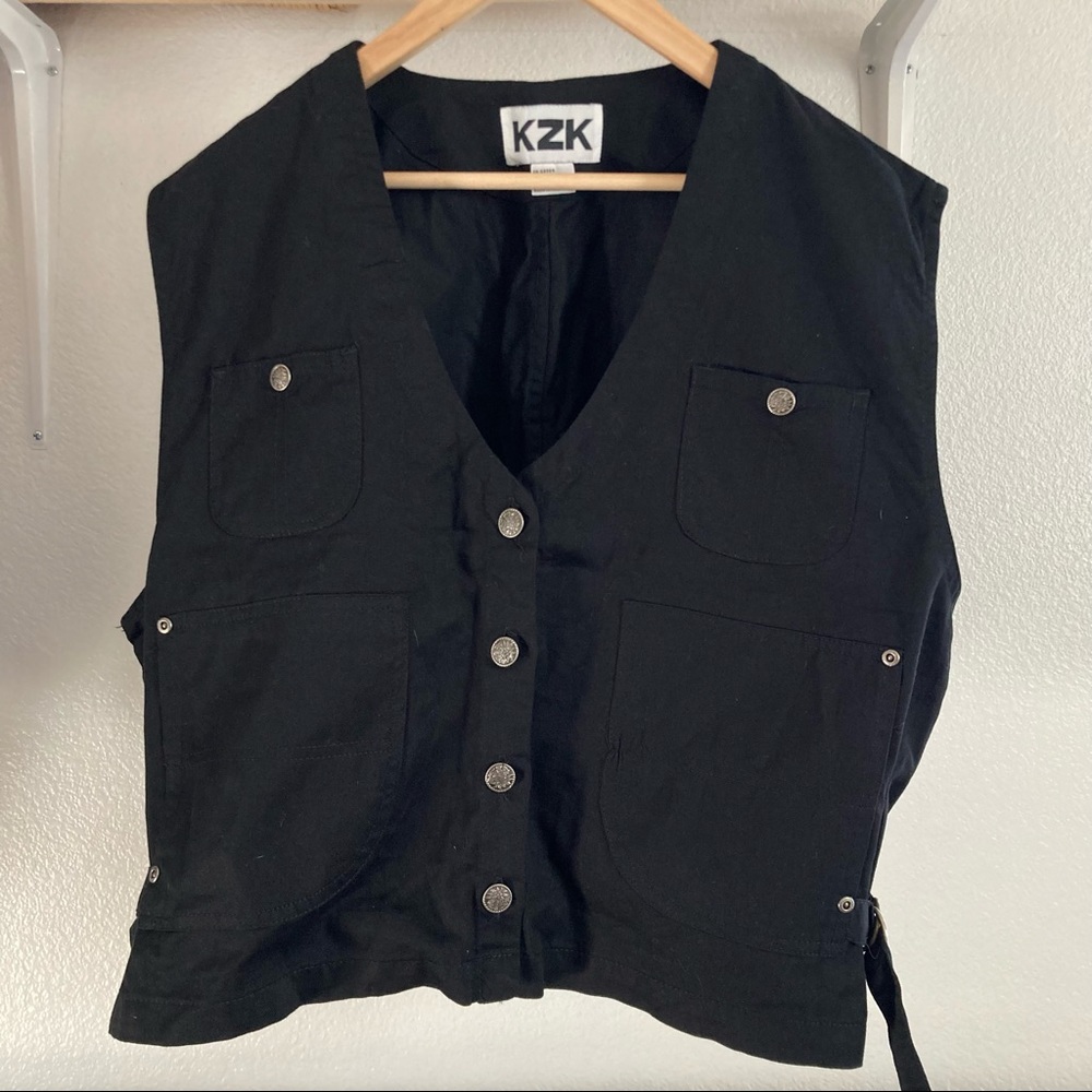 Black vest with pockets